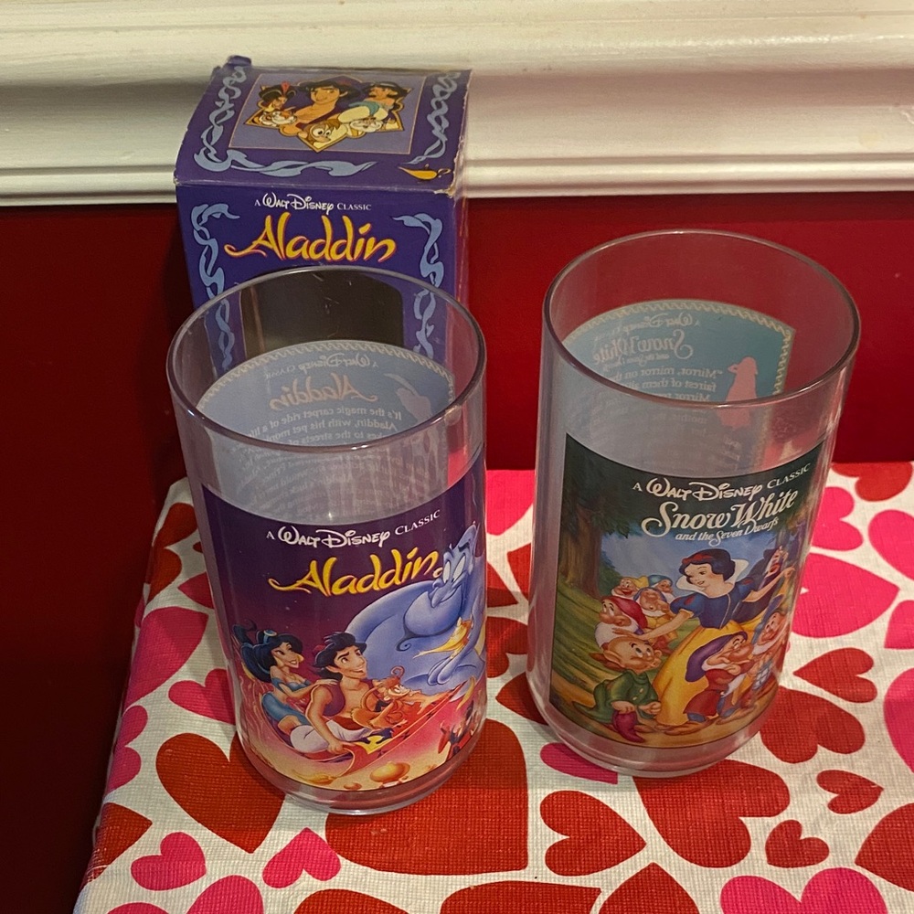 Disney Aladdin and Snow White Collector Glasses - Purple and Red